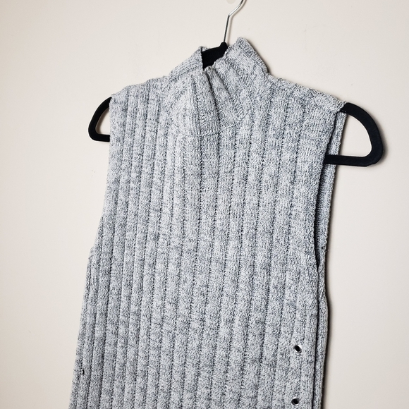 BCBGMAXAZRIA Grey Sleeveless Tunic Sweater - Picture 3 of 8